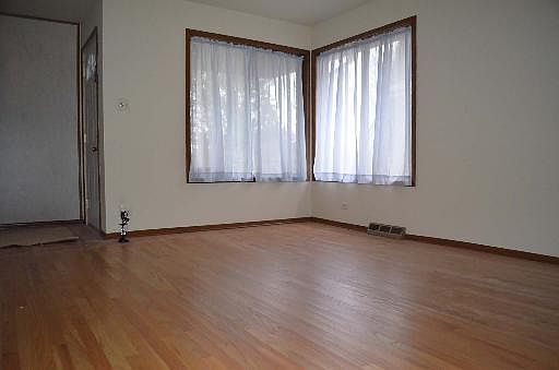 4th image of 4315 W Henry St