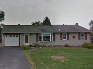 330 S View Dr, Ephrata, PA 17522