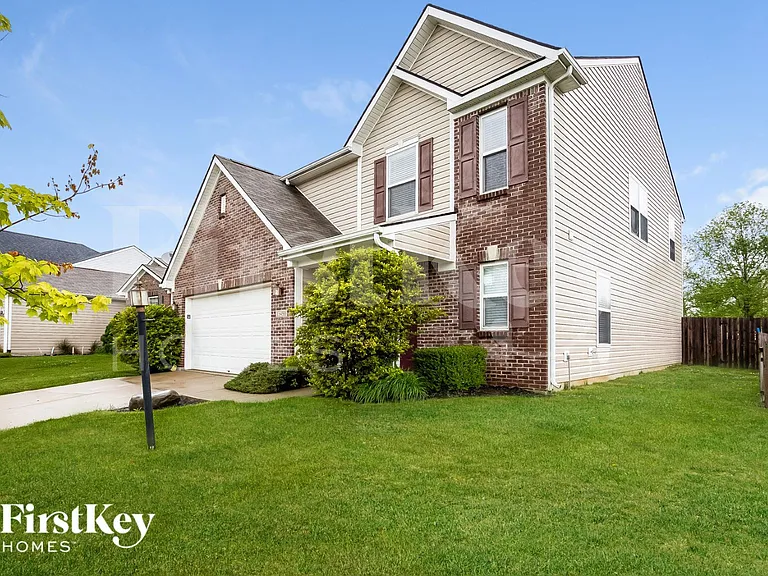 15490 Farmland Ct — Photo 2