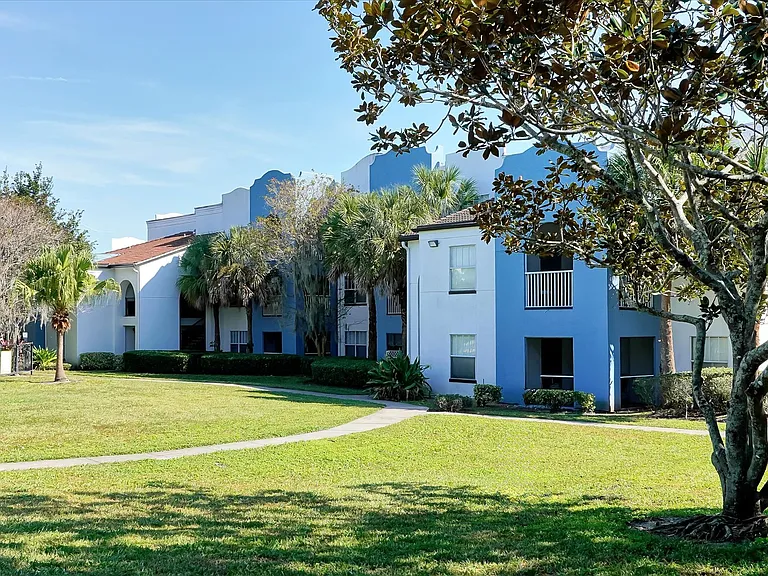 Mission Club Apartments — Photo 22
