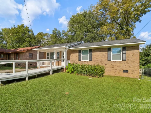 105 Witherspoon St, Lancaster, SC 29720