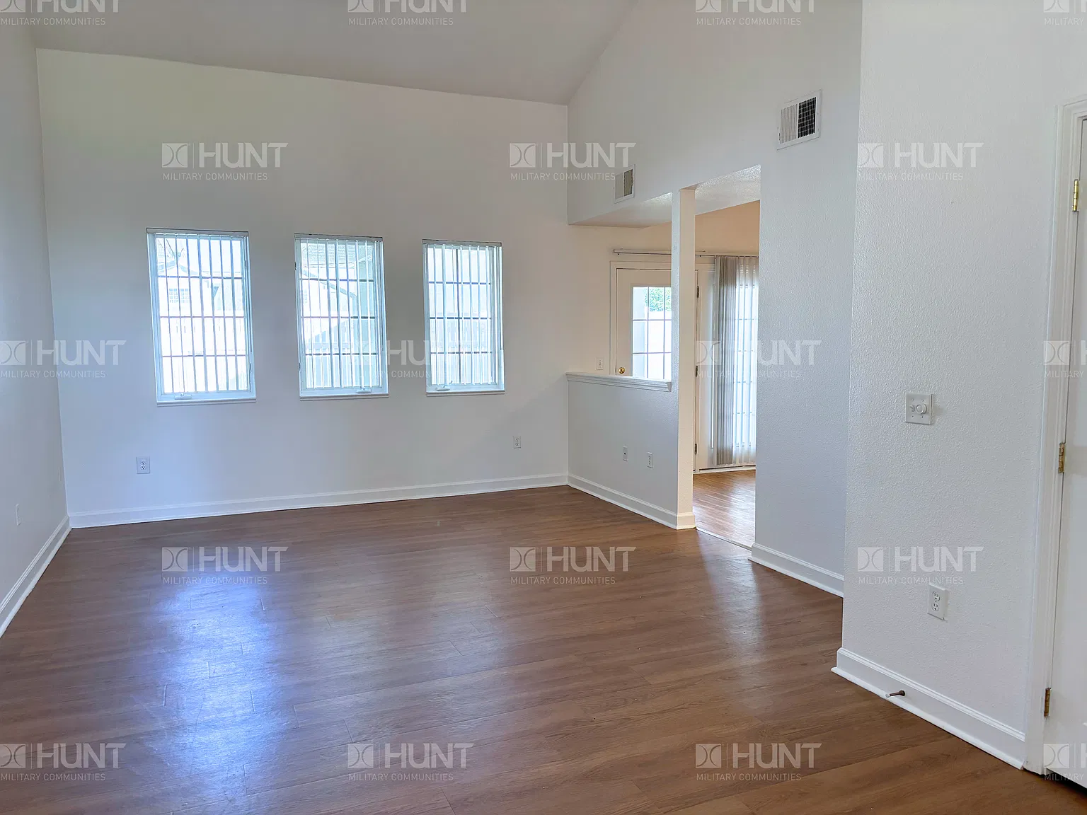 2 bed, 1.5 bath, 1350 sqft, $1,851 — Photo 2