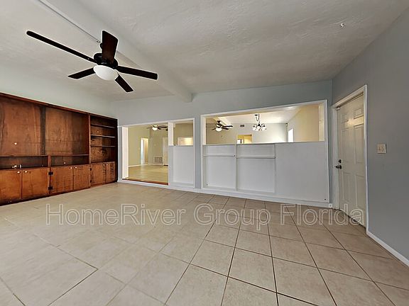 4th image of 1130 Wild Rose Dr NE