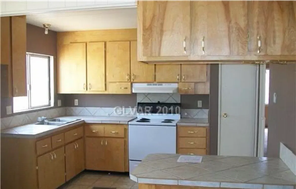 3 bed, 1350 sqft, $1,400 — Photo 2