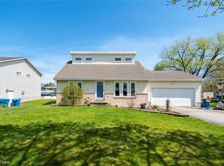 1761 Arbor Dr, Mineral Ridge, OH