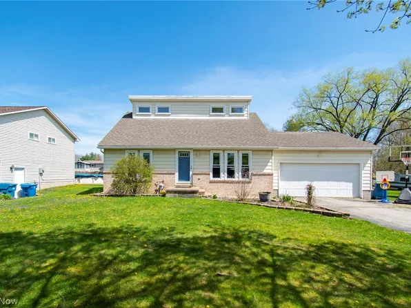 1761 Arbor Dr, Mineral Ridge, OH 44440