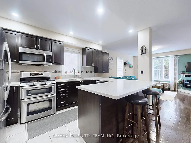 16 Edison Way — Photo 2