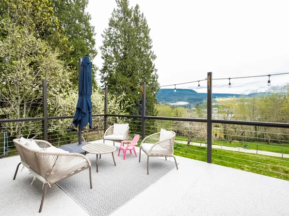 5930 Shoal Way, Sechelt, BC V7Z 0R1