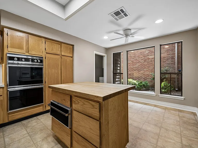 250 Sugarberry Cir #250 — Photo 8