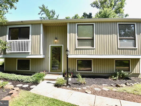 12271 Turkey Wing Ct, Reston, VA 20191