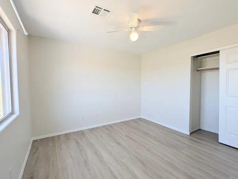 392 E Dirklay Ave — Photo 15