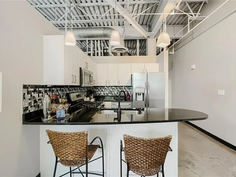 5200 Peachtree Rd #3208 — Photo 8