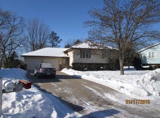 521 Bluebird Ct, Onalaska, WI 54650
