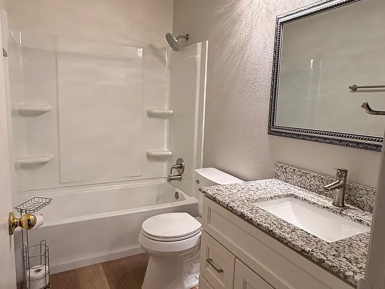 Peppermill Cir — Photo 27