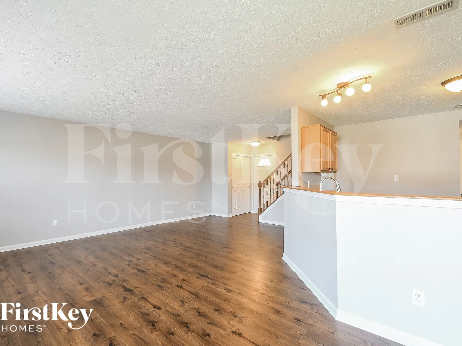 3 bed, 2.5 bath, 1760 sqft, $2,480 — Photo 3