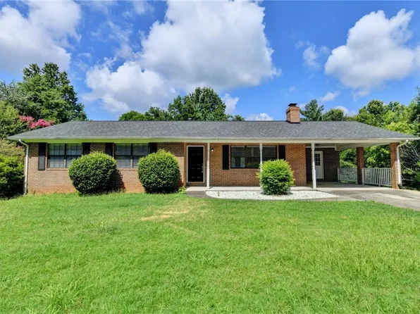 3267 Hilltop Cir, Gainesville, GA 30506