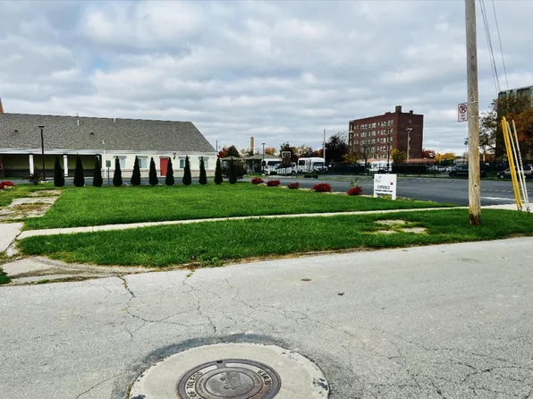 2015 Putnam St, Toledo, OH 43620