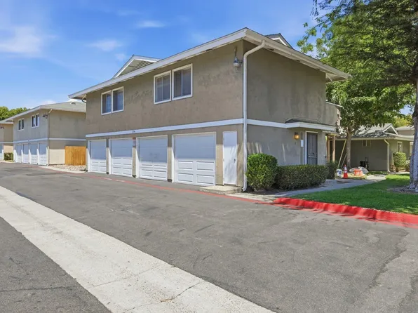 2504 Wanek Rd Unit D, Escondido, CA 92027