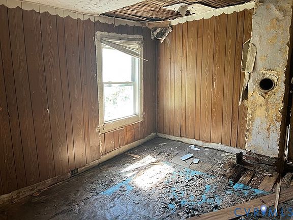 4th image of 606-608 Cameron St