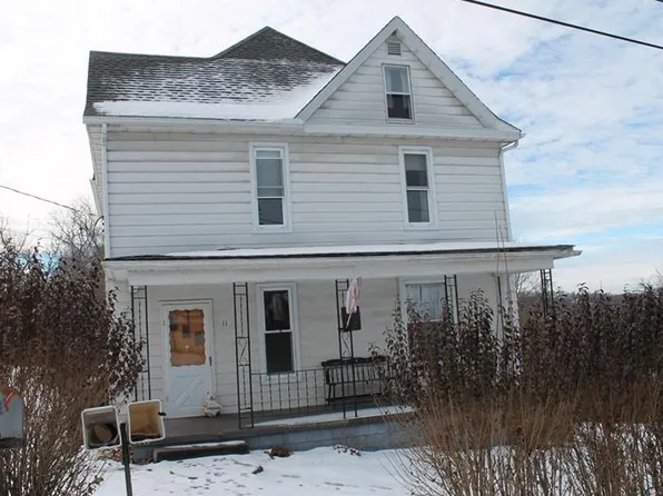 11 Alexander Ave, West Alexander, PA 15376