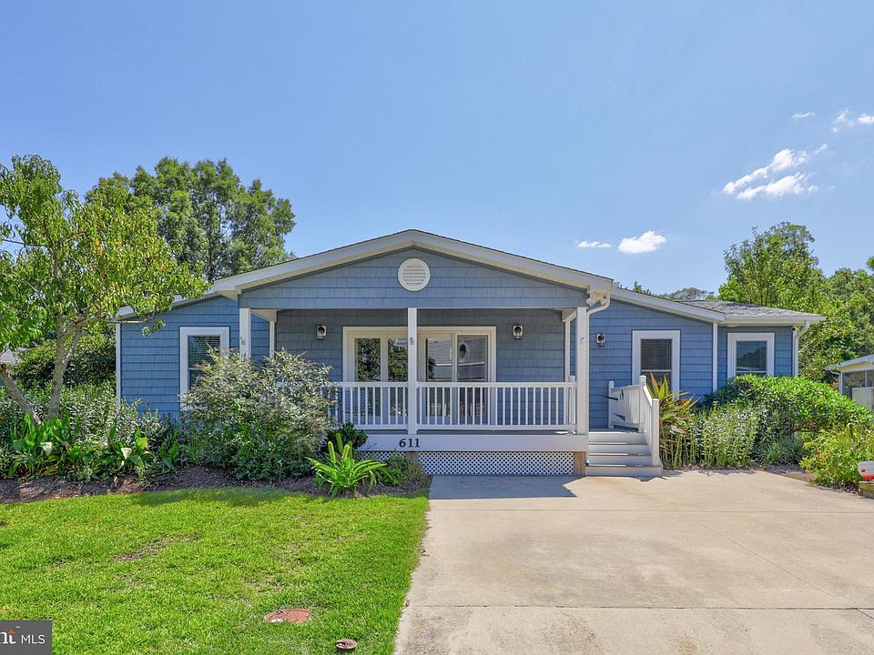 1st image of 611 Poplar Ct