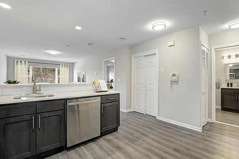 Spring Mill Manor — Photo 3