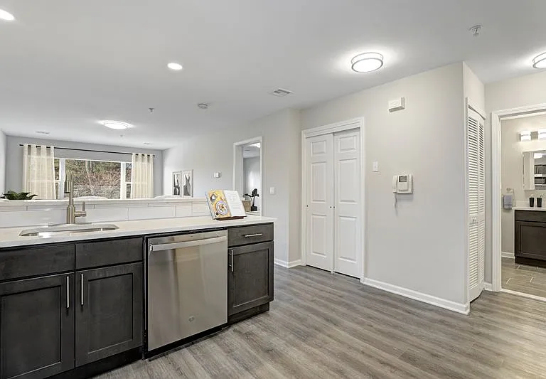Spring Mill Manor — Photo 3