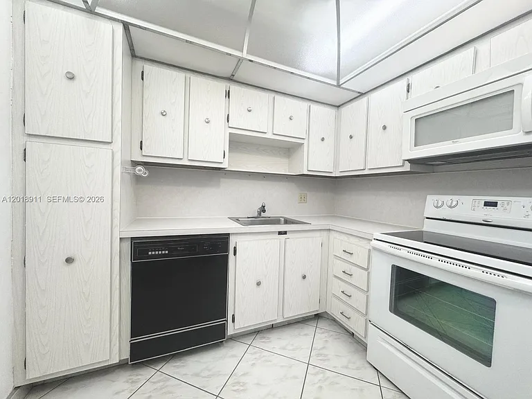3800 S Ocean Dr #1114 — Photo 7