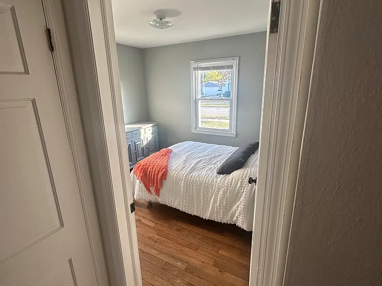 1336 W Summit Ave — Photo 10