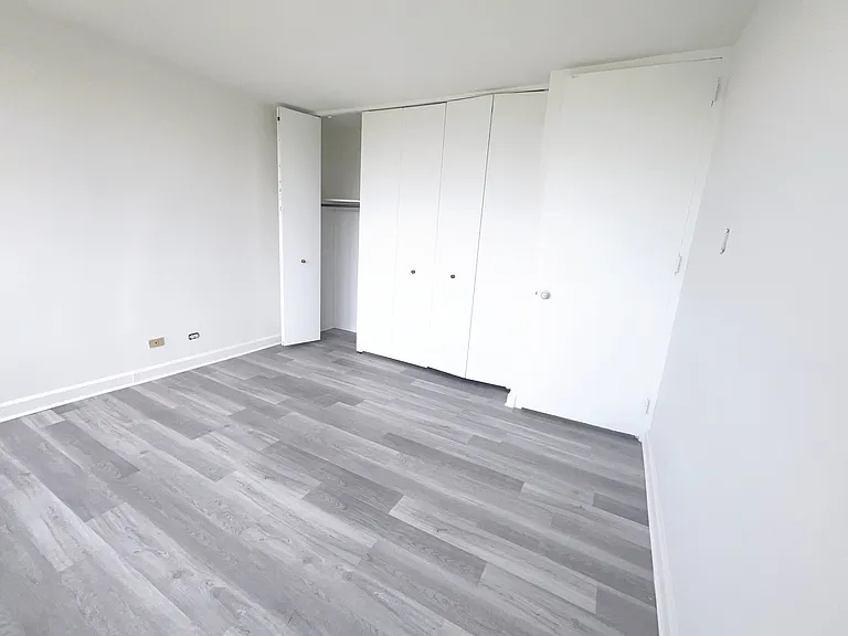 1400 E 55th Pl #802S — Photo 11
