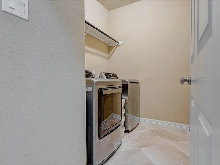27810 Yorkshire Brook Ln — Photo 44