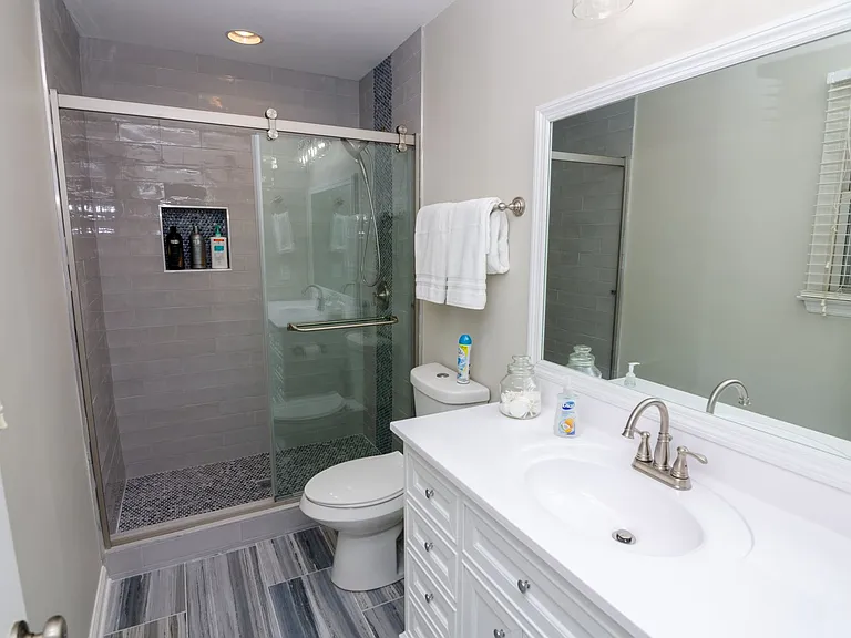 306 Wedgewood Ct — Photo 12
