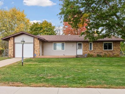 891 Garden View Dr, Apple Valley, MN, 55124
