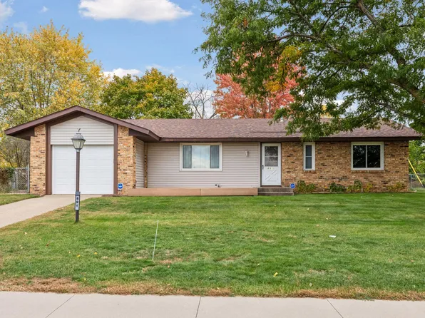 891 Garden View Dr, Apple Valley, MN 55124