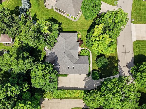 3rd image of 2534 Oakmoor Ln