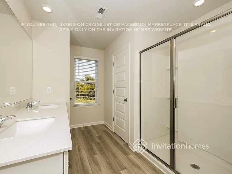1011 Legacy Ct — Photo 14
