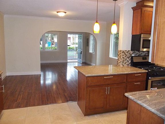 3rd image of 360 Vallejo Ave
