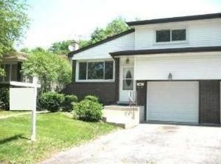1705 N Windsor Dr, Arlington Heights, IL 60004