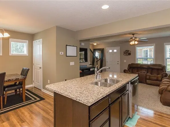 9135 Coneflower Dr #102, West Des Moines, IA 50265