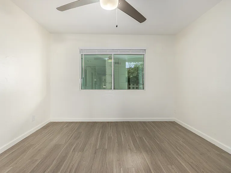 2417 E Campbell Ave #11A — Photo 2