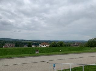 916 Summerview Ln, Derry, PA 15627