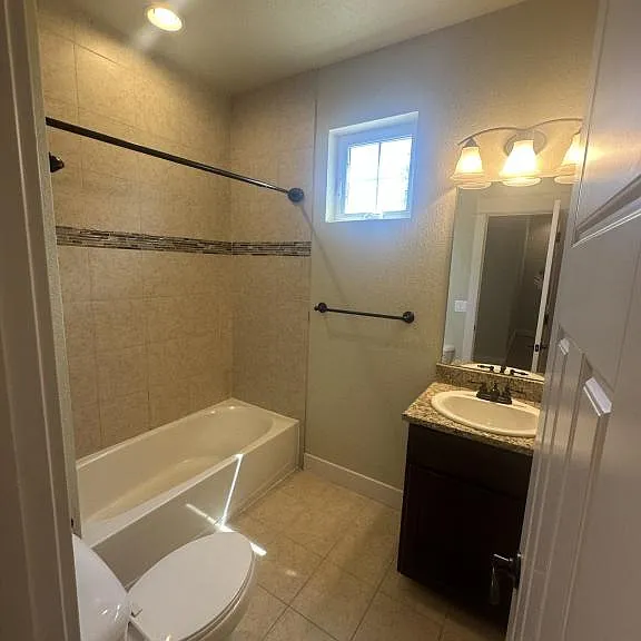 2122 Sandbur Dr — Photo 11