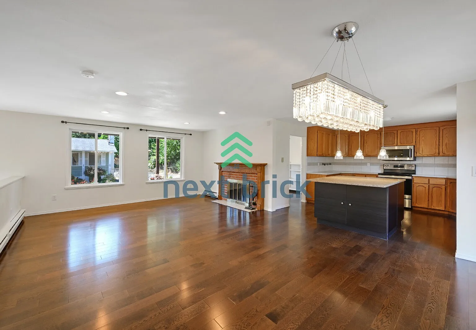 "Spacious 4-Bedroom Haven with 2.5 Baths in Everett 2,424 Sq Ft of Comfort!" — Photo 4