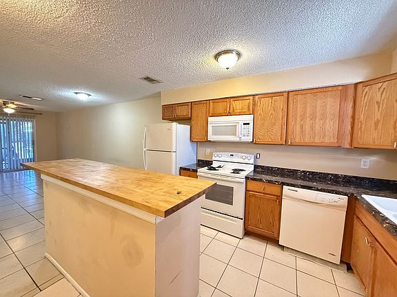 3rd image of 1005 & 1009 63rd Ave W #13