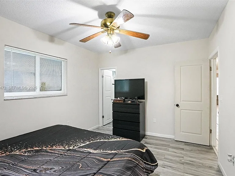 224 NW 19th St #1 — Photo 25