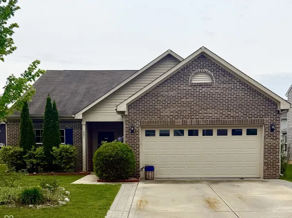 881 Sommersweet Run, Greenwood, IN 46143