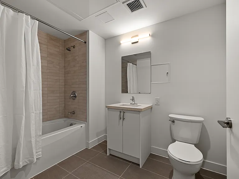 485 Albert St — Photo 17