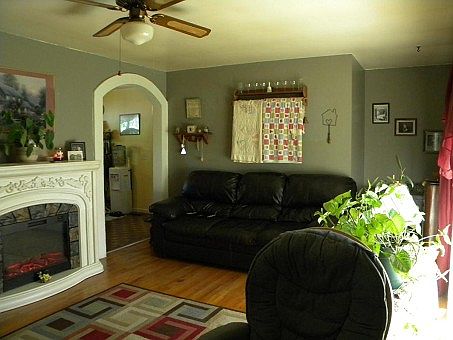 4th image of 2501 College Ln
