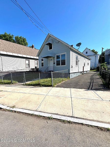 2nd image of 315 Duane Avenue