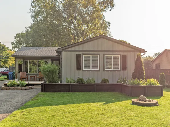 8667 Rushview Dr, Pinckney, MI 48169